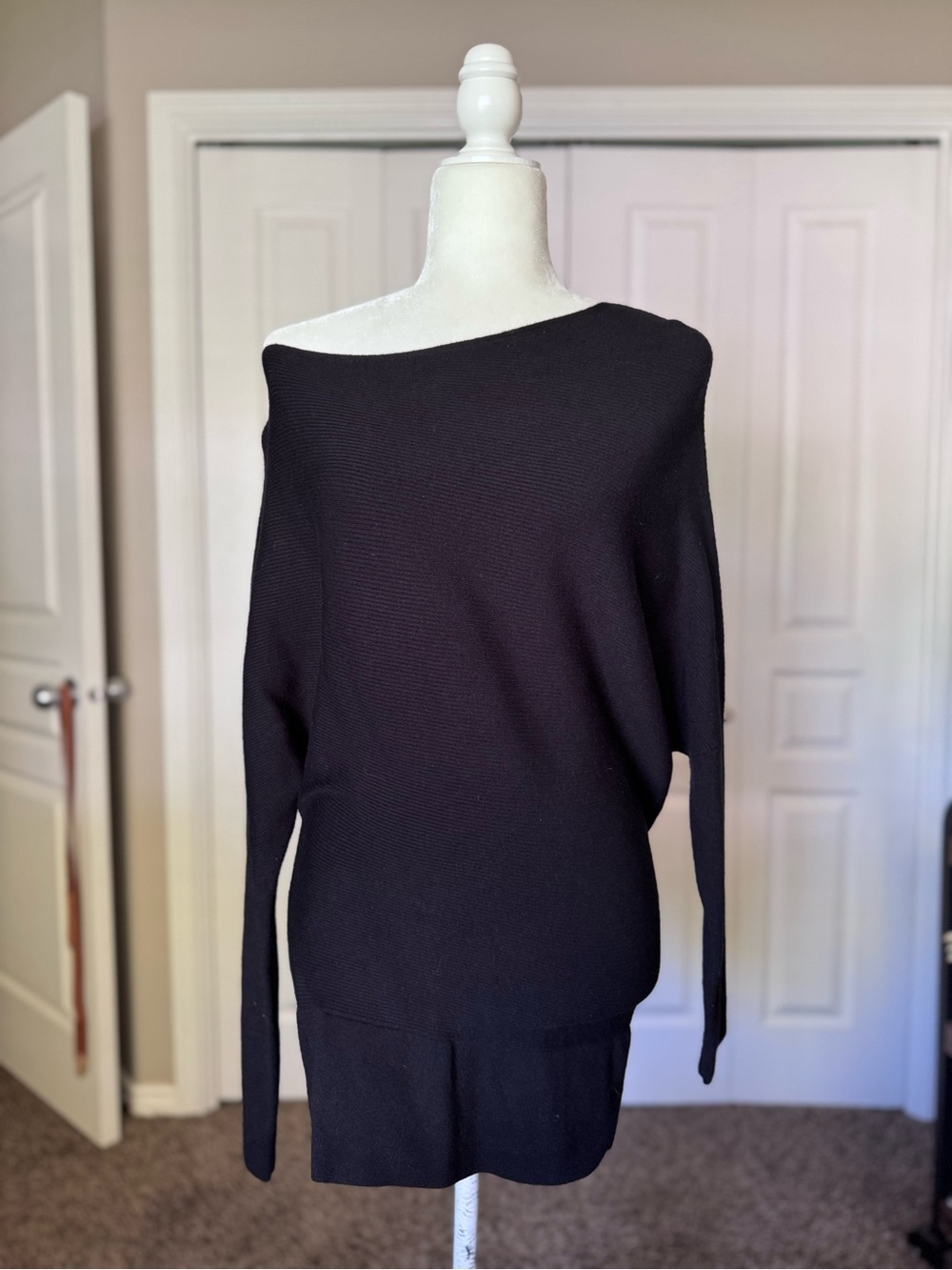 Banana Republic Off Shoulder Sweater w/ Dolman Sleeves size Small
